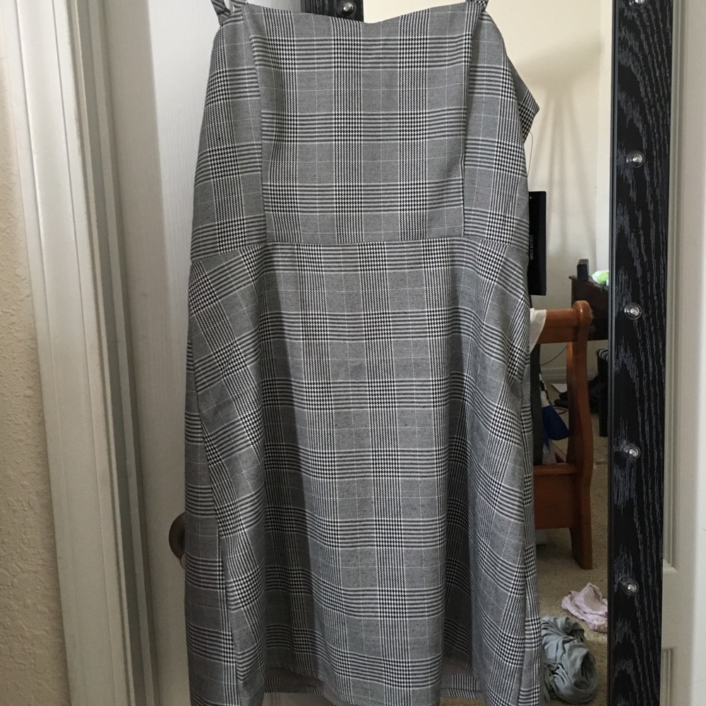 LULU’s houndstooth day dress.